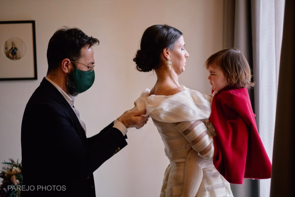 novia-arregladandose-hotel-sevilla