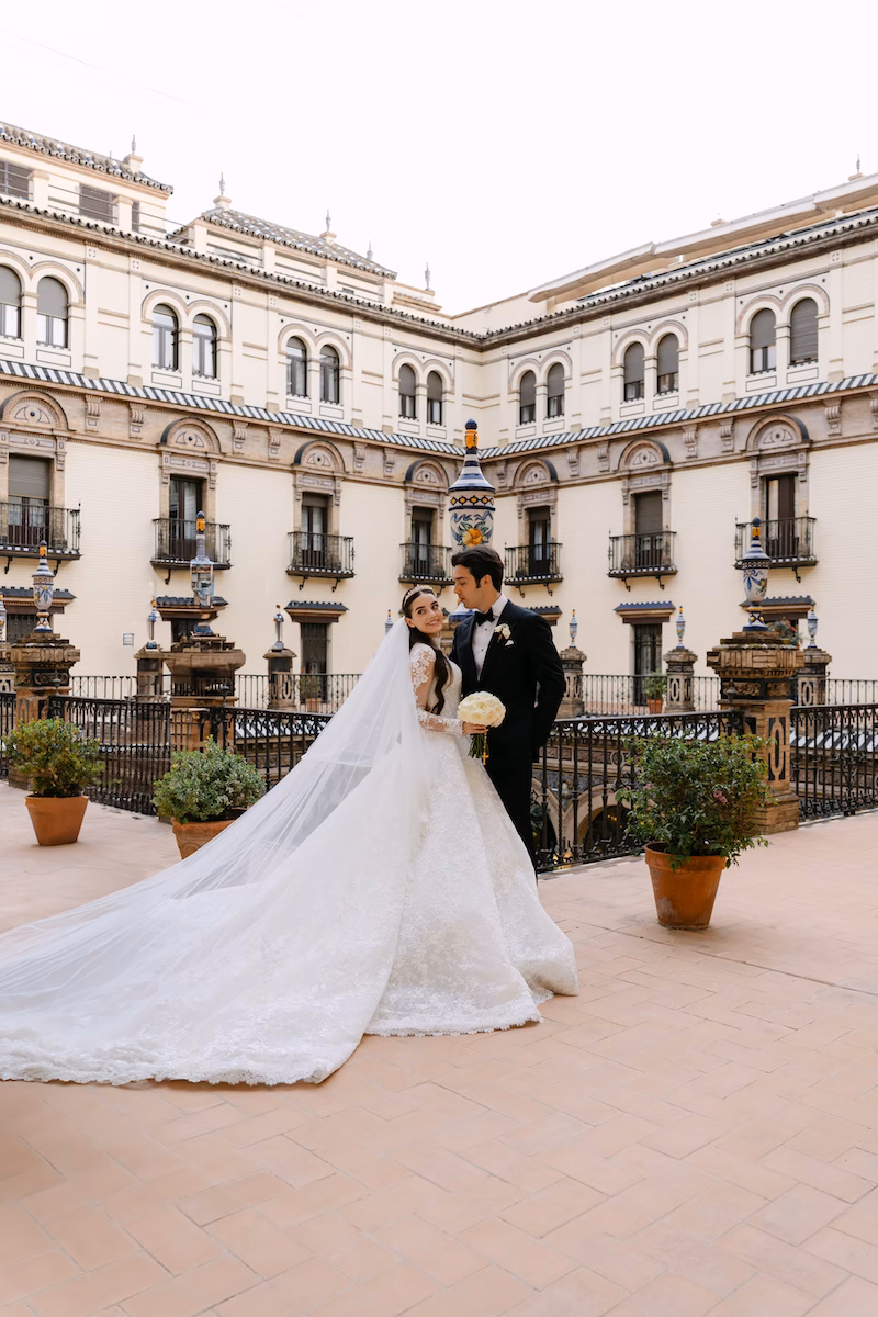 Pareja de boda destino Sevilla, España