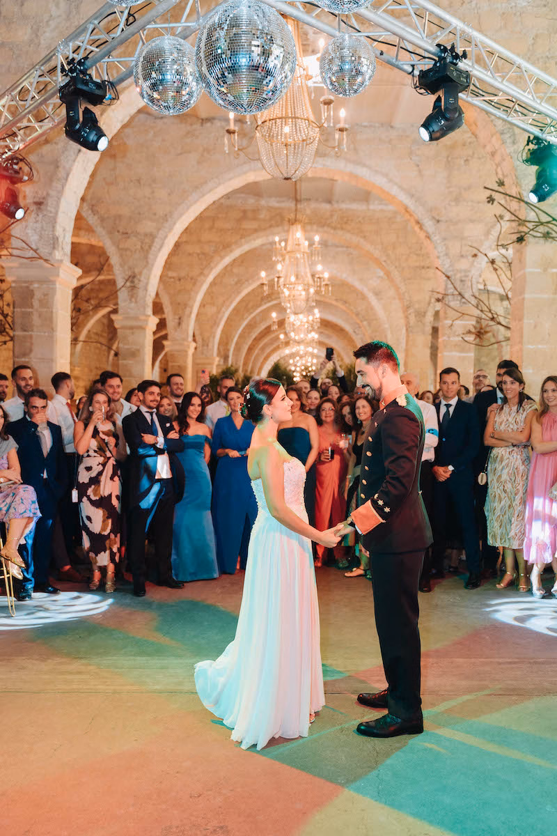 Primer baile novioa en Bodegas Gonzalez Byass |Wedding planner La Organizadora de Sueños